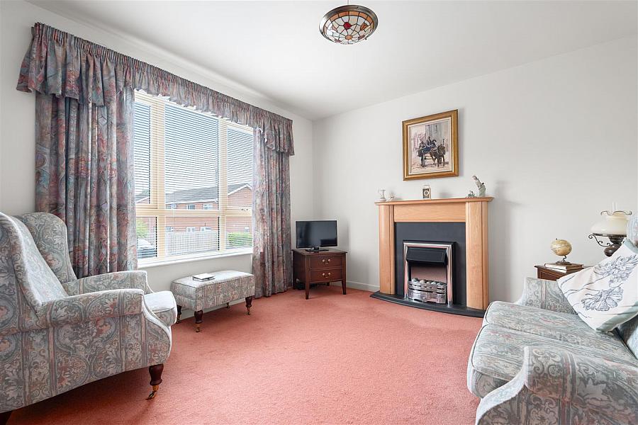 68a Woodrow Gardens
