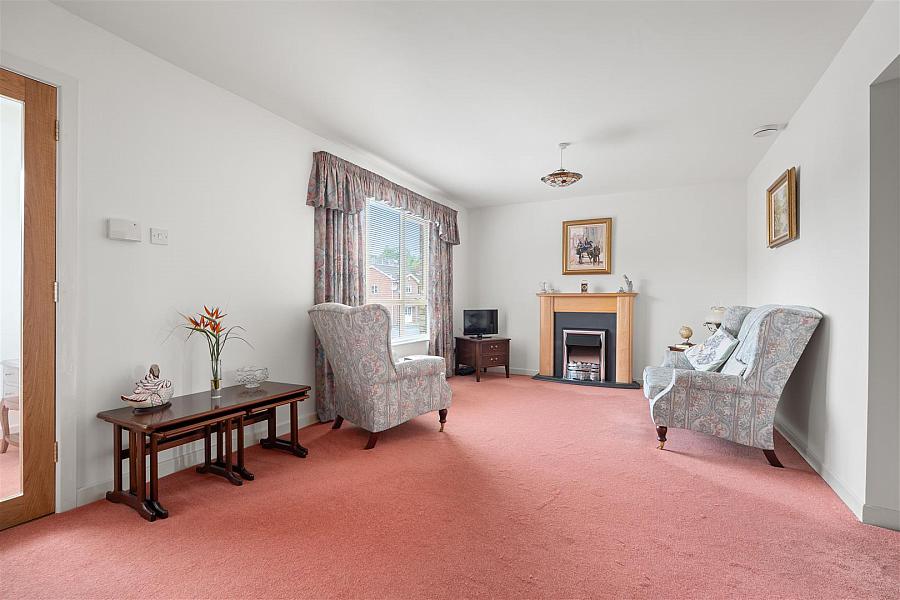 68a Woodrow Gardens