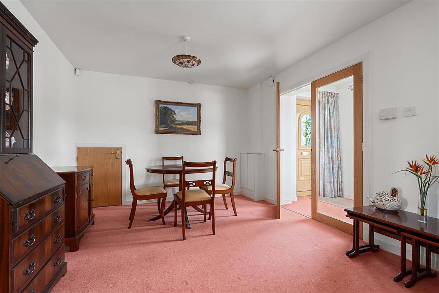 68a Woodrow Gardens