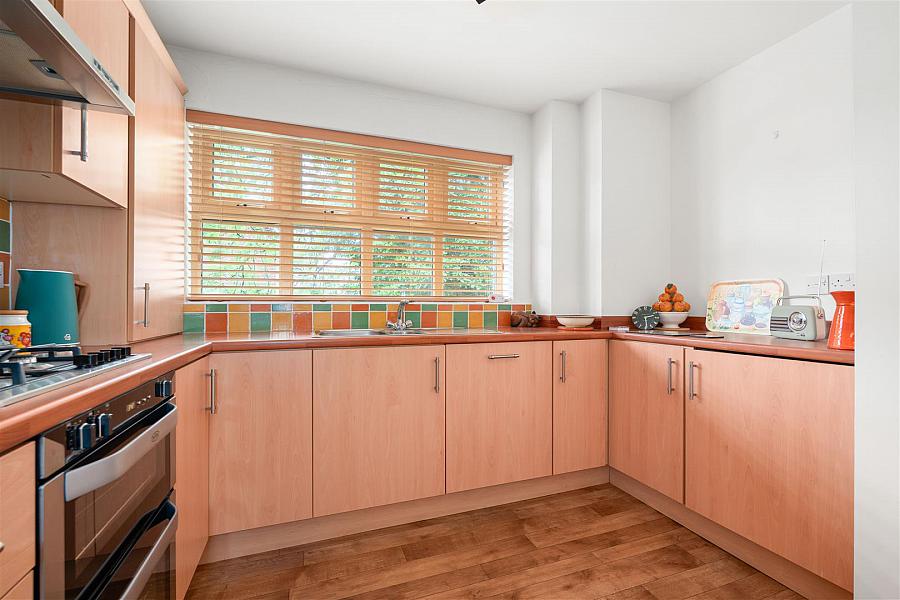 68a Woodrow Gardens
