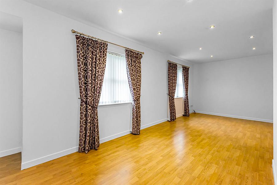 15 Woodrow Gardens