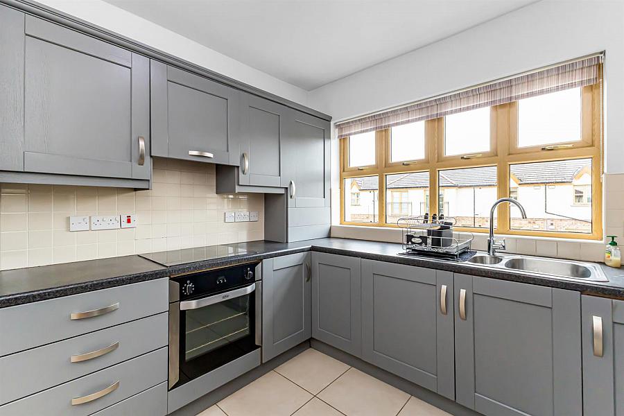15 Woodrow Gardens
