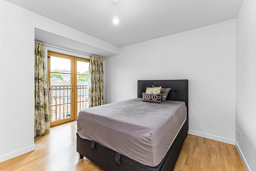 15 Woodrow Gardens