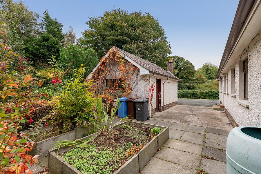 35 Chestnut Road