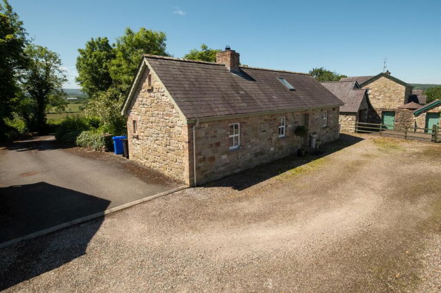 2 Castle Brae Cottages, 465a Loughshore Road