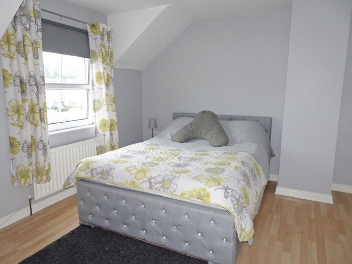 54 Featherbed Glade