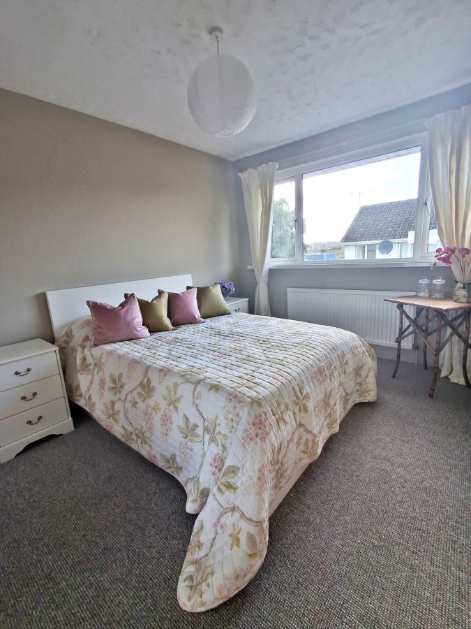 24 Loane Drive 24 Loane Drive