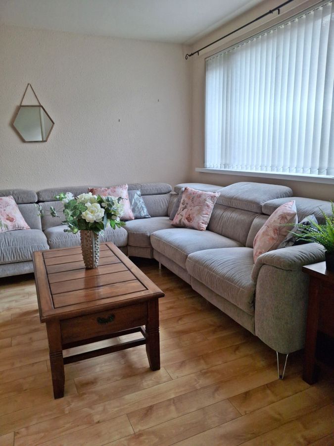 24 Loane Drive 24 Loane Drive