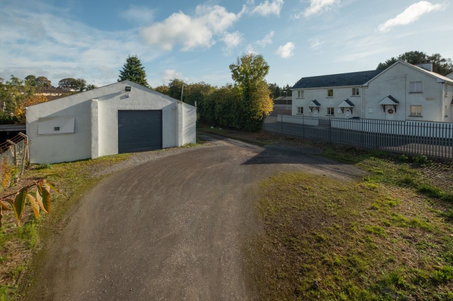 27 Irvines Crescent
