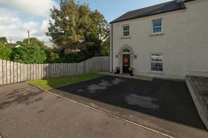 29 Loughshore Manor,enniskillen, BT74 5JU