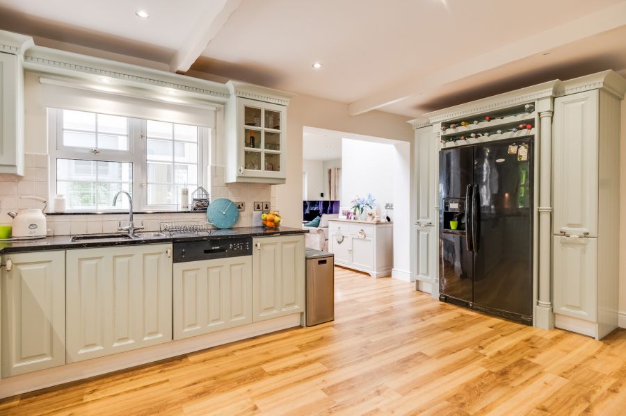 3 Knockmore Heights