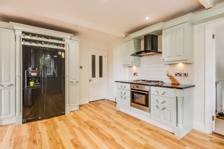 3 Knockmore Heights