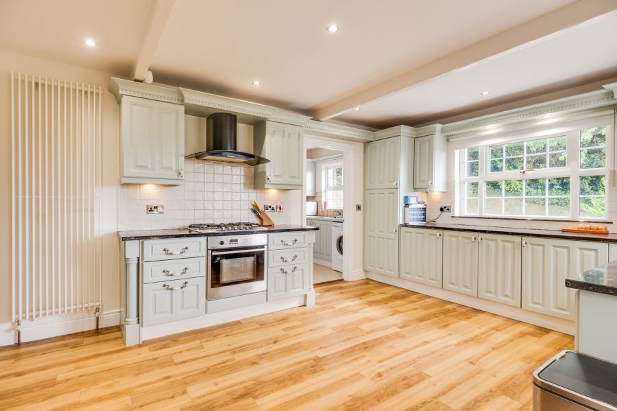 3 Knockmore Heights
