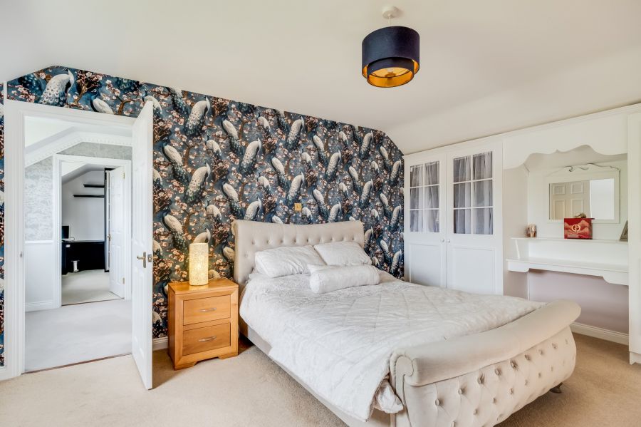 3 Knockmore Heights