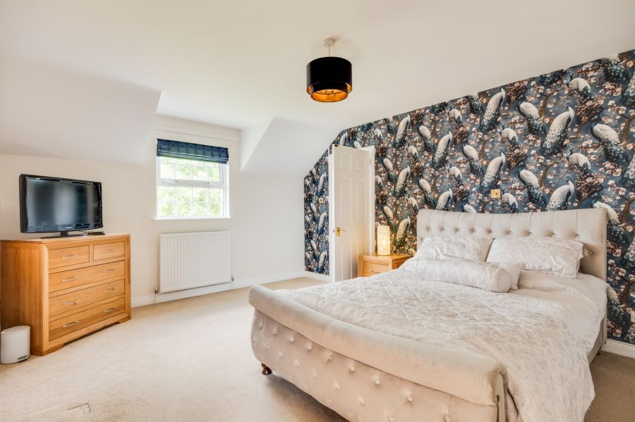 3 Knockmore Heights