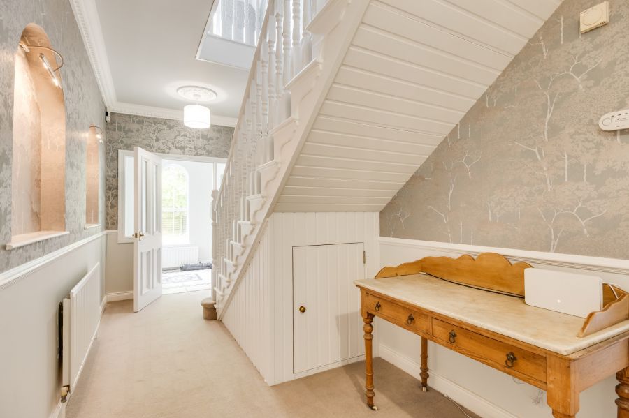 3 Knockmore Heights