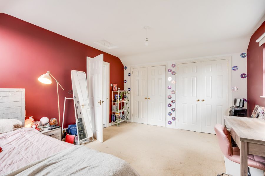 3 Knockmore Heights