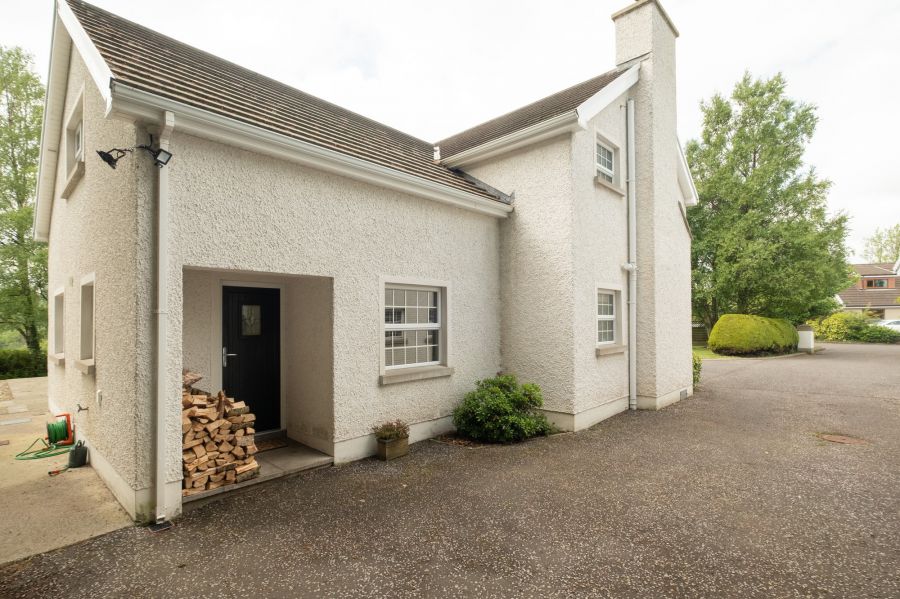 3 Knockmore Heights
