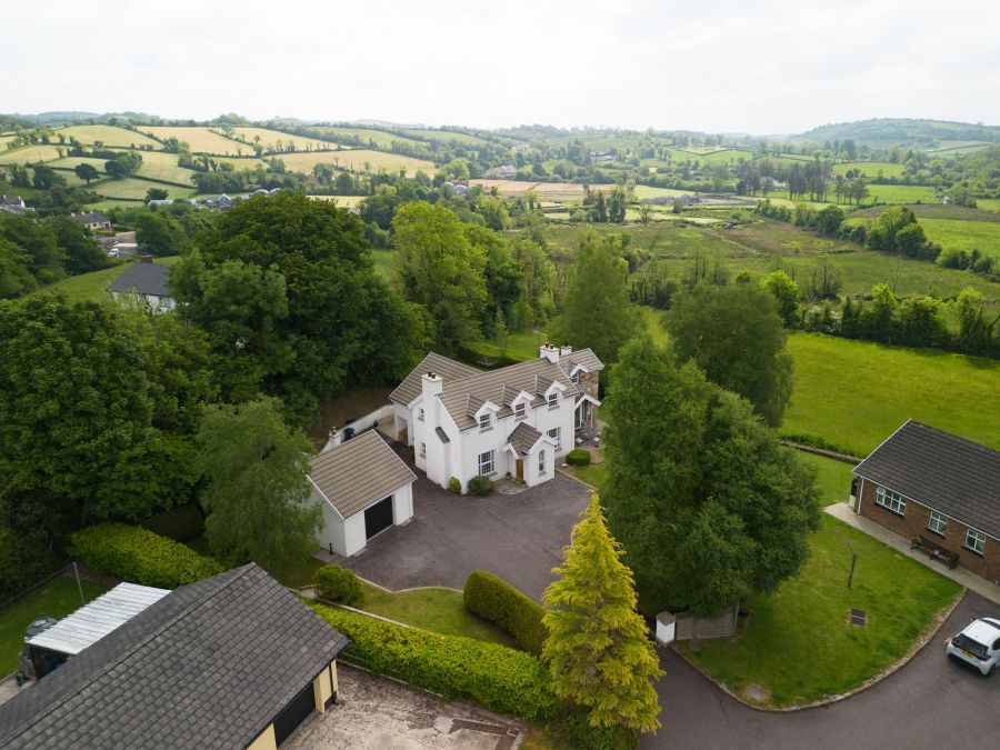 3 Knockmore Heights