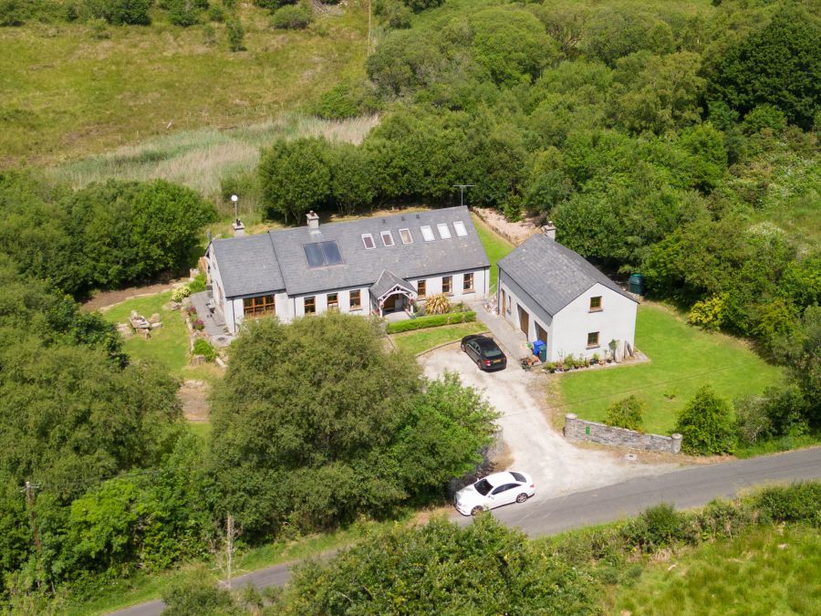 Honeysuckle House, 30 Derrynacrannog Road
