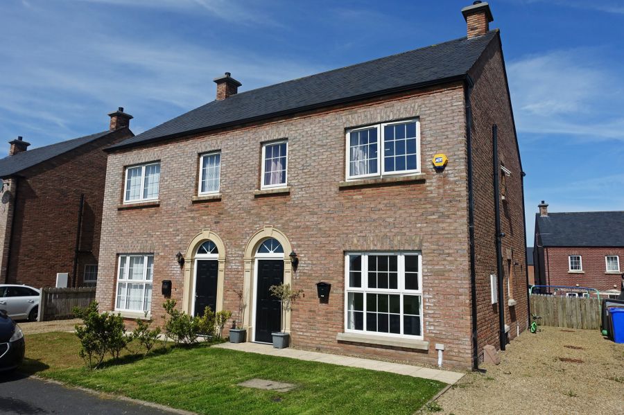 35 Cherrymount Green, enniskillen, BT74 4GX