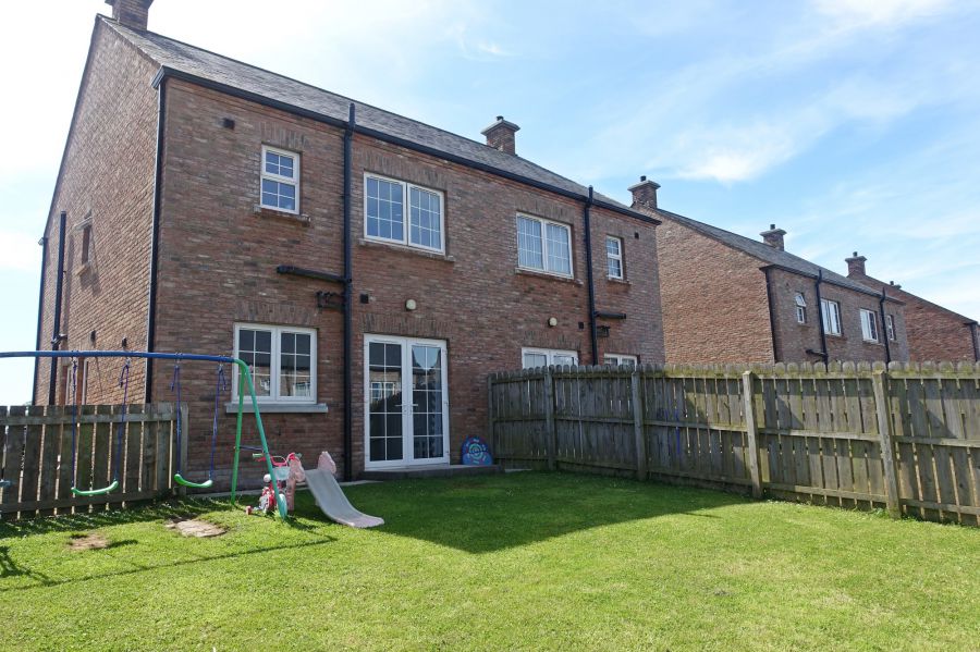 35 Cherrymount Green