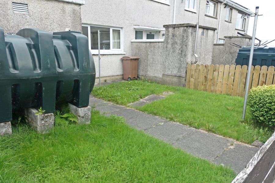 83 Hillview Park