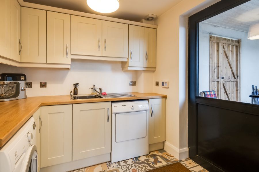 Willoughby Lodge & Land at, 5  Willoughby Place