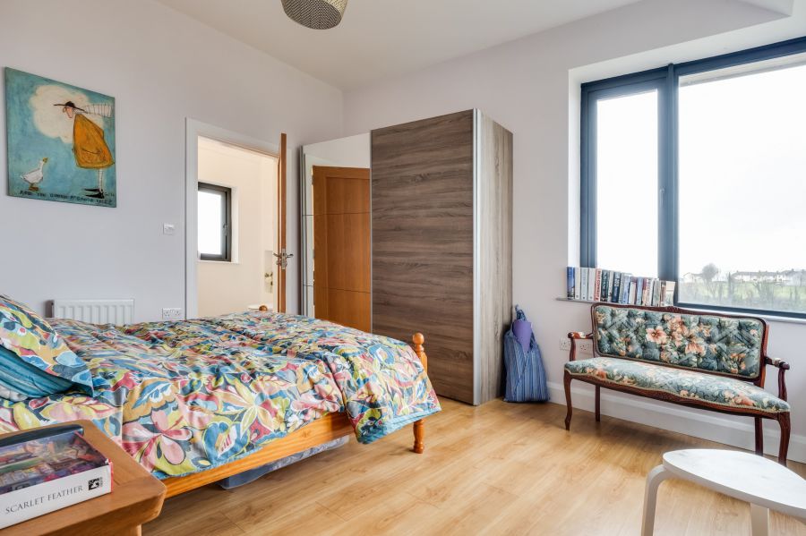 Willoughby Lodge & Land at, 5  Willoughby Place