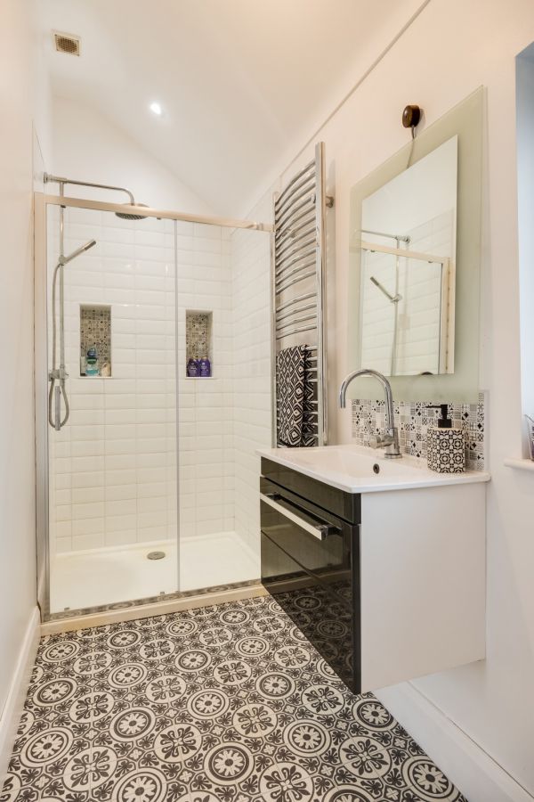 Willoughby Lodge & Land at, 5  Willoughby Place