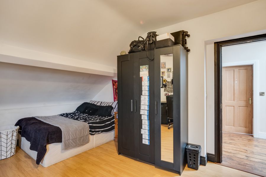 Willoughby Lodge & Land at, 5  Willoughby Place