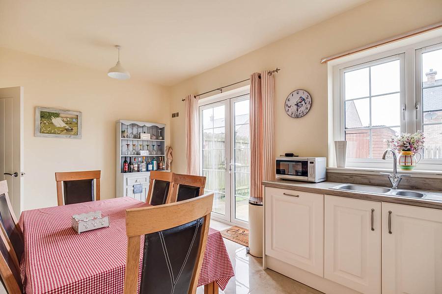 33 Cherrymount Green