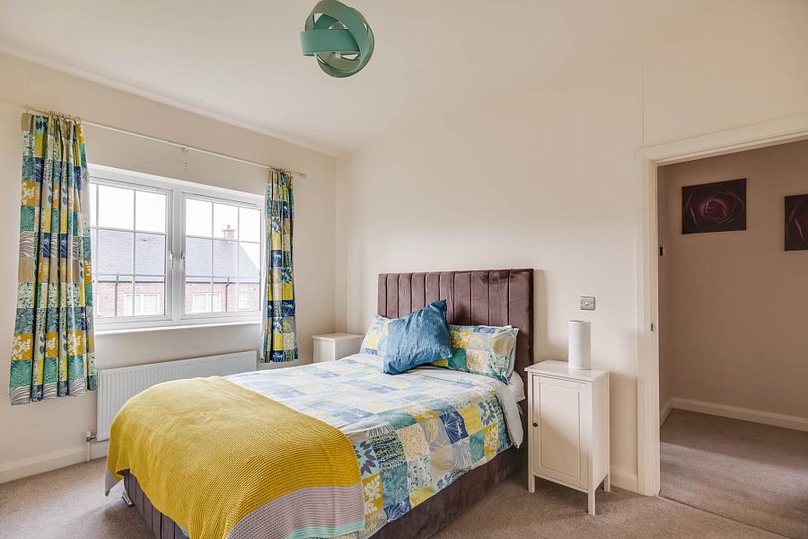 33 Cherrymount Green