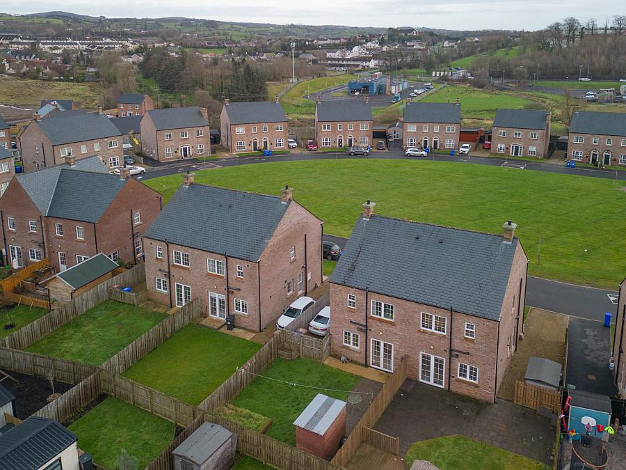 33 Cherrymount Green