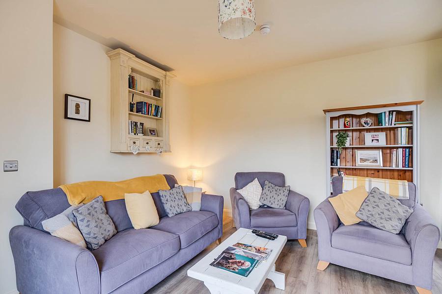 33 Cherrymount Green