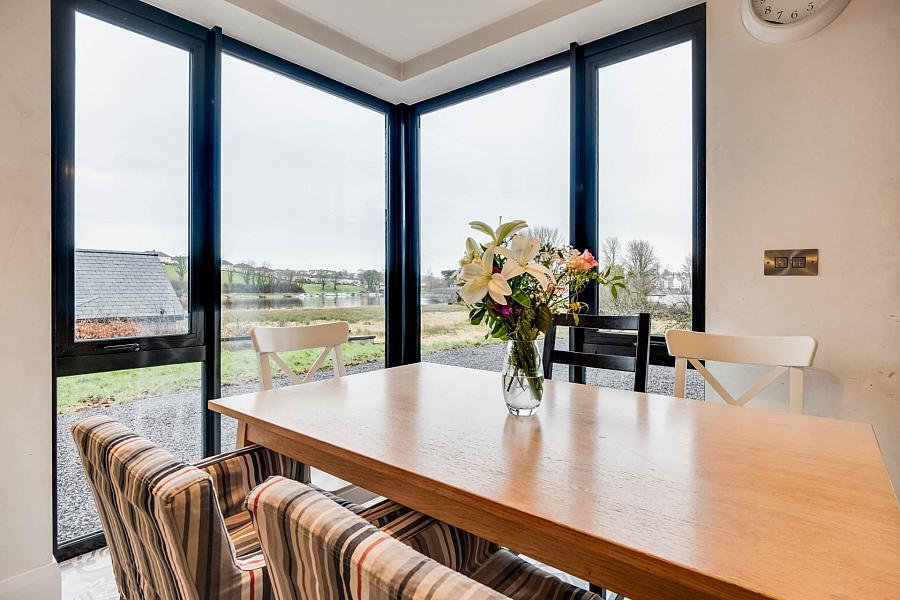 Willoughby Lodge & Land Willoughby Place