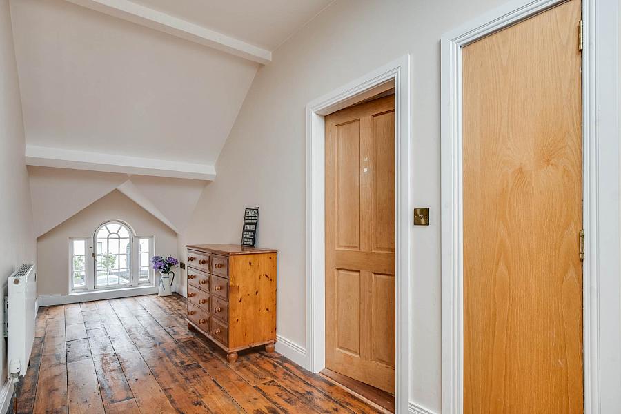 Willoughby Lodge & Land Willoughby Place