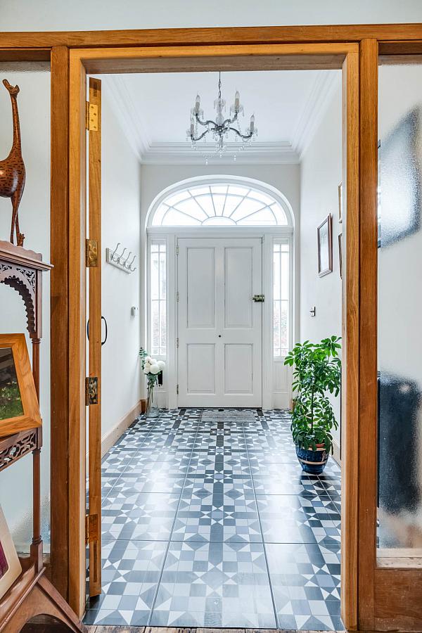 Willoughby Lodge & Land Willoughby Place