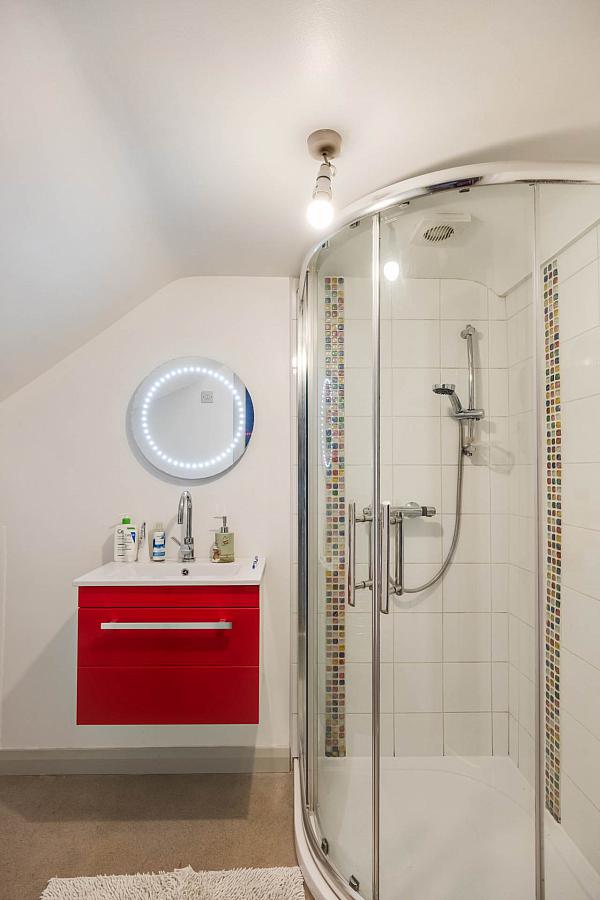 Willoughby Lodge & Land Willoughby Place