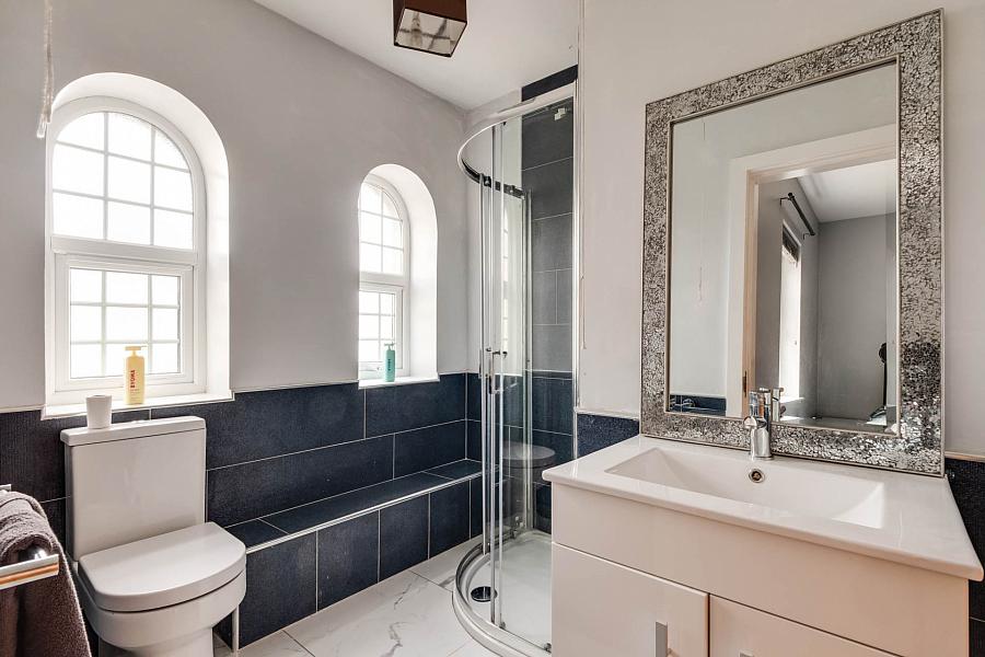 102 Silverhill Manor