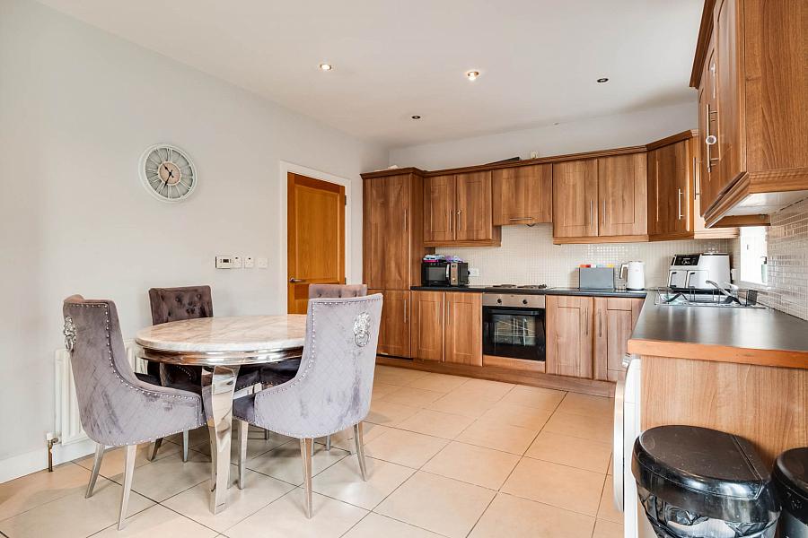 102 Silverhill Manor