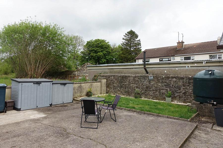 9 Knockmore Road