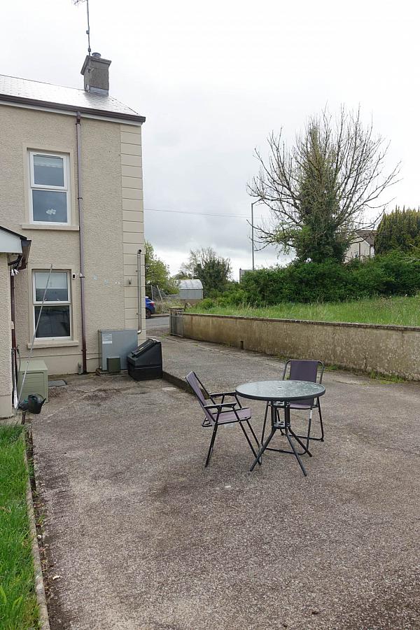 9 Knockmore Road