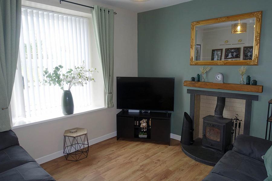 9 Knockmore Road