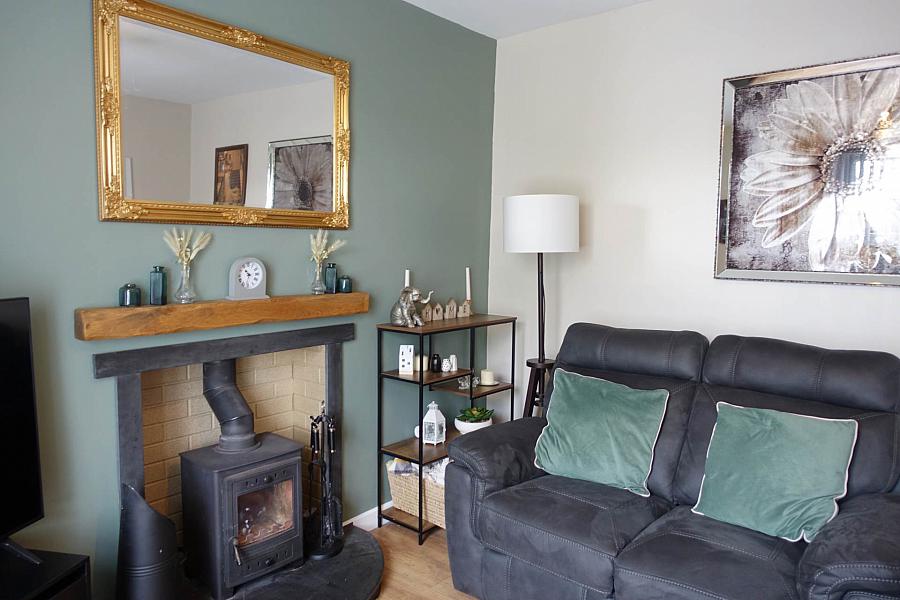 9 Knockmore Road