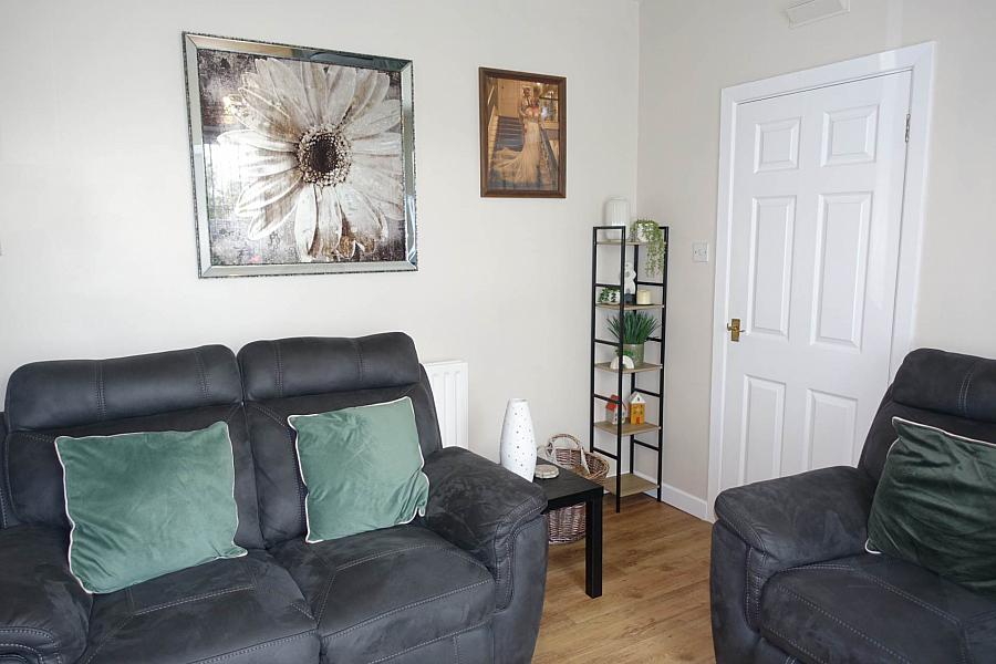 9 Knockmore Road