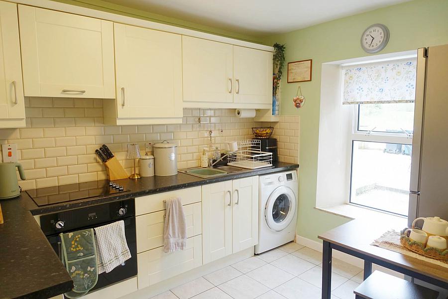 9 Knockmore Road