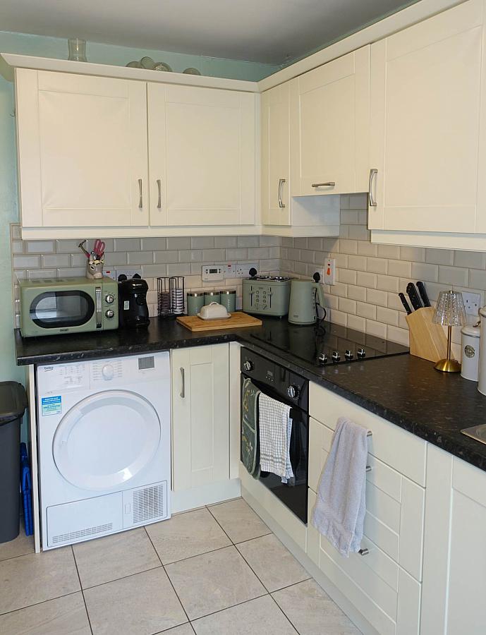 9 Knockmore Road