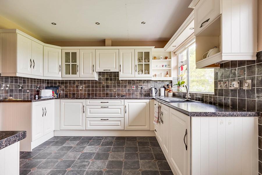36 Castlebalfour Road