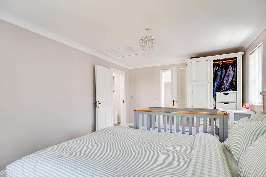 4 Crott Road